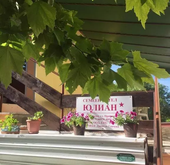 Family Hotel Julian