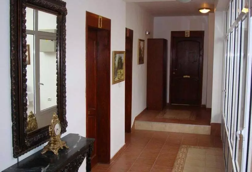 هتل Guest House Deloni