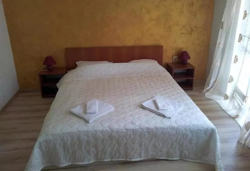 هتل Zara Rooms
