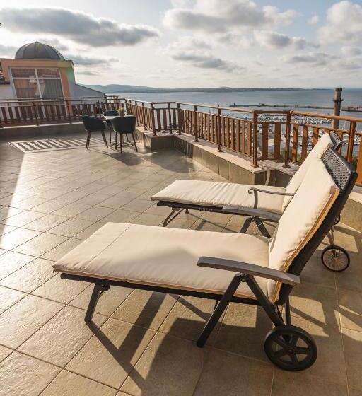 هتل Kalithea Family