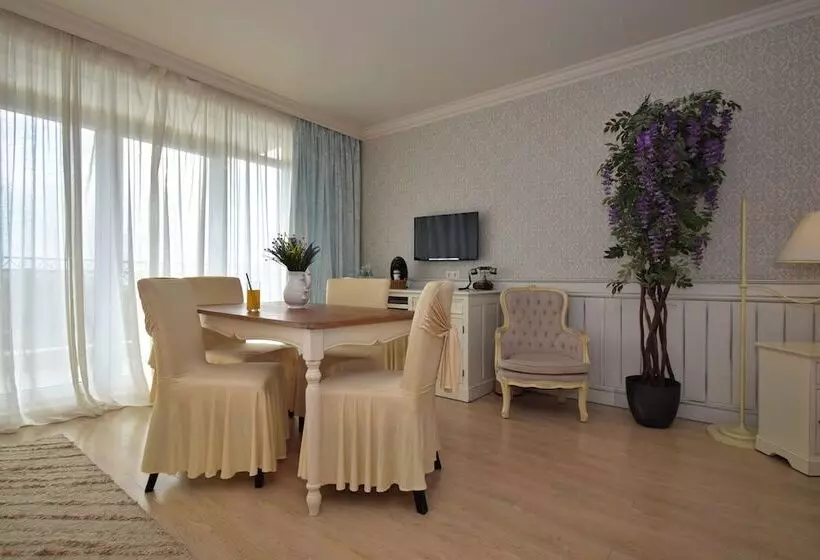 ホテル Therma Palace   Mineral Pool & Spa & All Inclusive