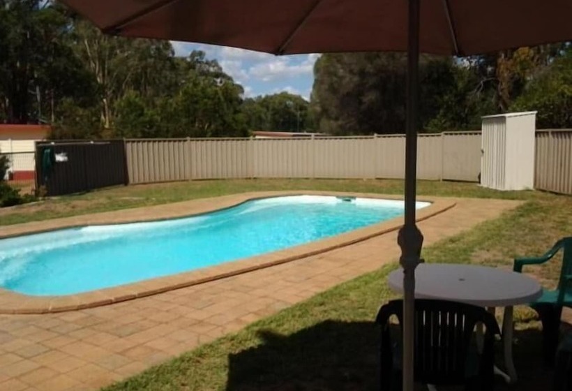 Wagon Wheel Motel & Units