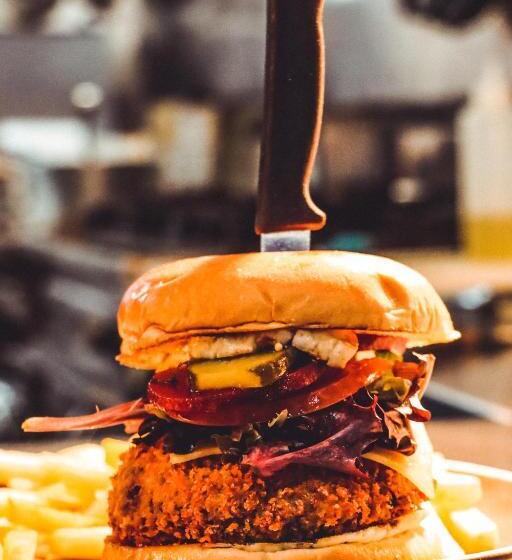 Auberge Hôtelière Yamba Central