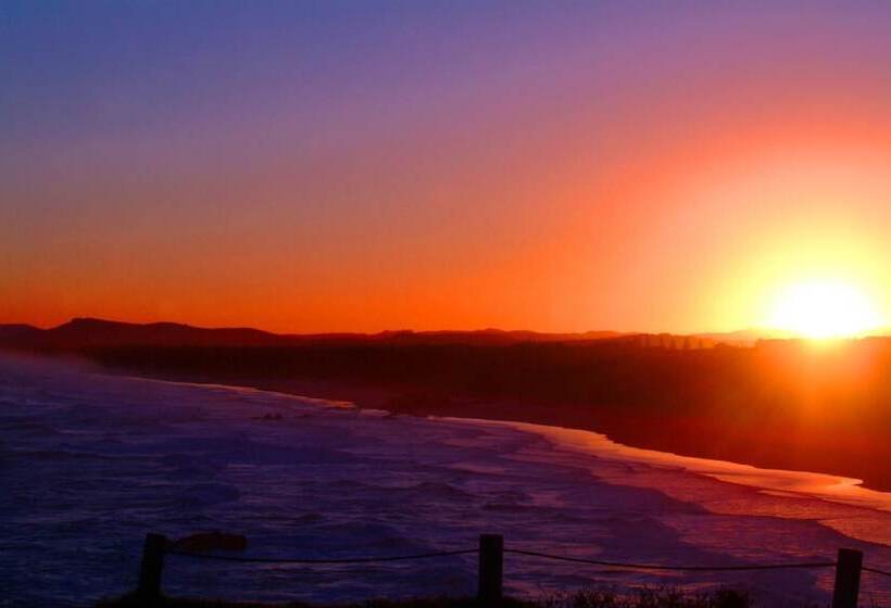 Azura Beach House B&b