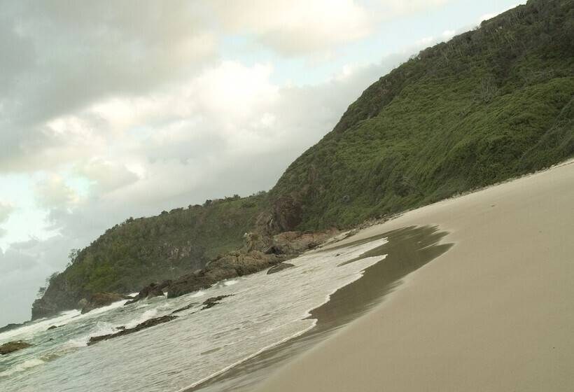 Azura Beach House B&b