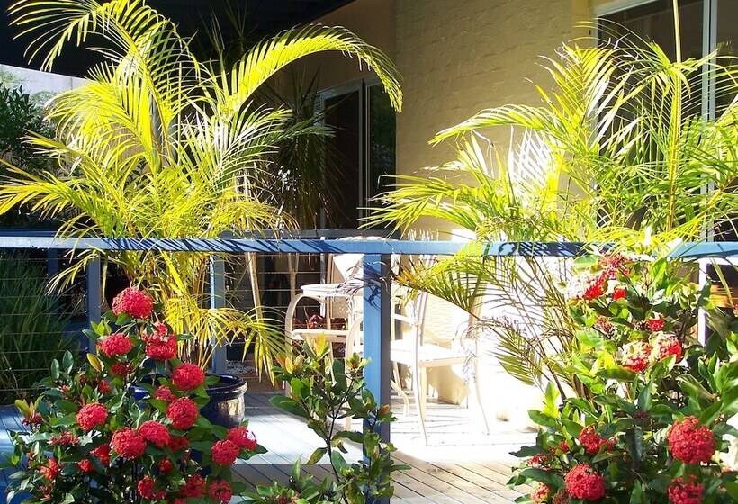 Azura Beach House B&b