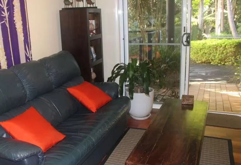 Azura Beach House B&b
