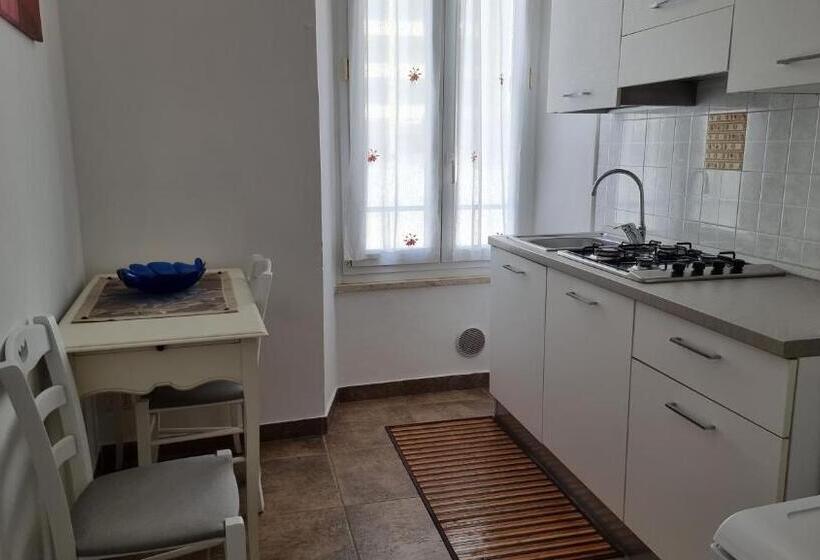 مبيت وإفطار Antico Borgo Piceno