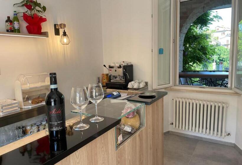 مبيت وإفطار Antico Borgo Piceno