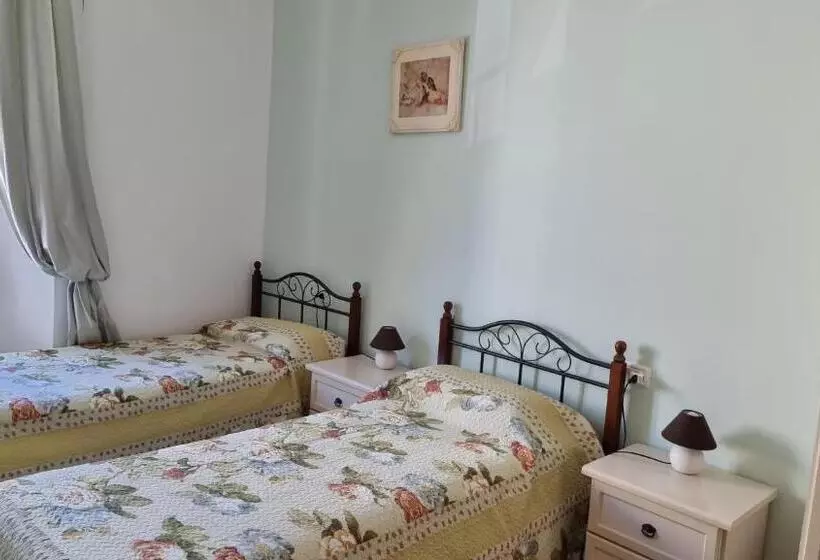 تختخواب و صبحانه Antico Borgo Piceno