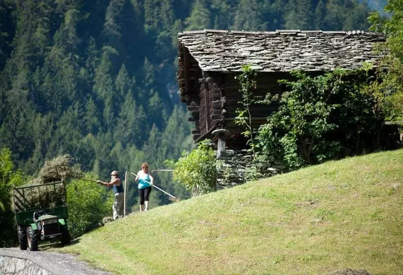 ホテル Albergo Castello Da Bonino
