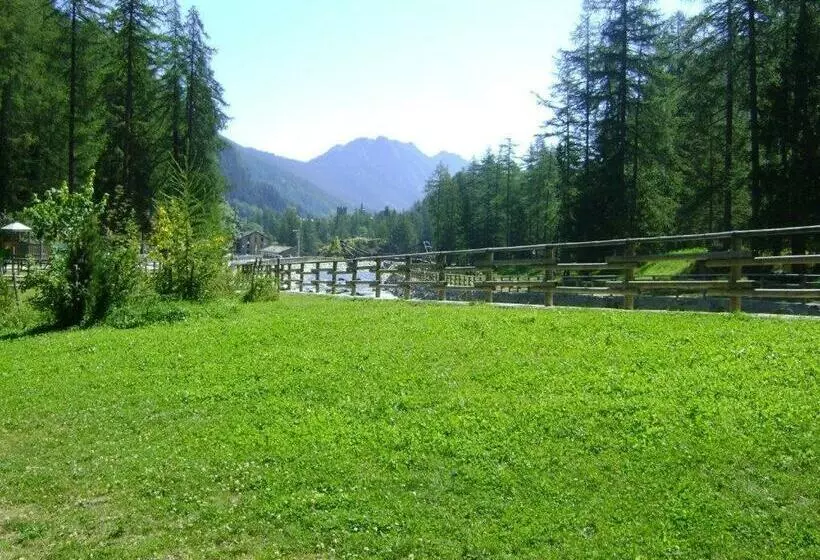 ホテル Albergo Castello Da Bonino
