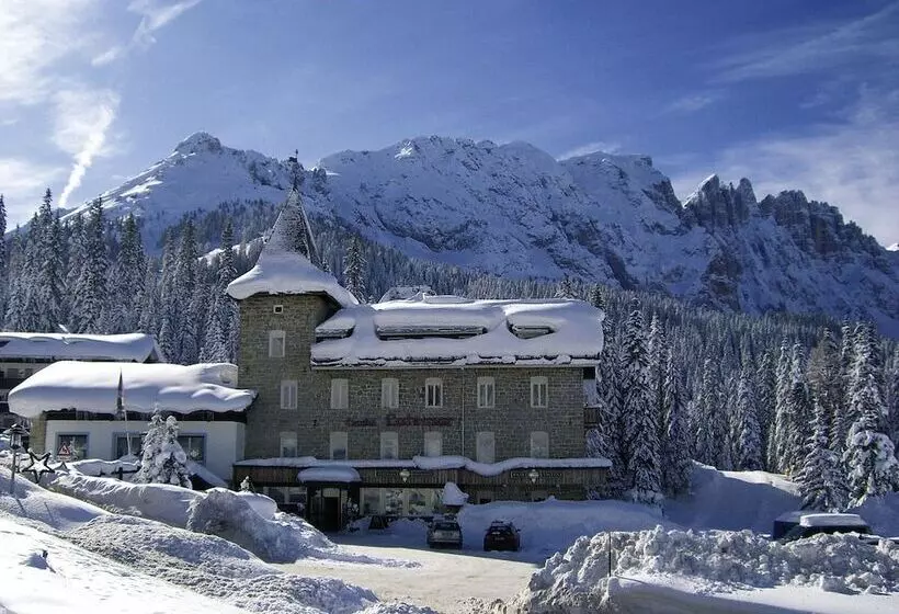 Hotelli Castel Latemar