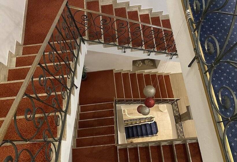 Отель Castel Latemar