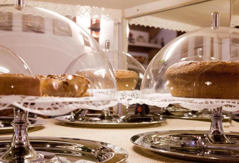 Отель Garnì La Rua Nel Bosco