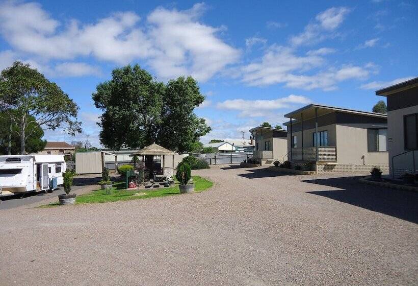 Oval Motel   Murray Bridge