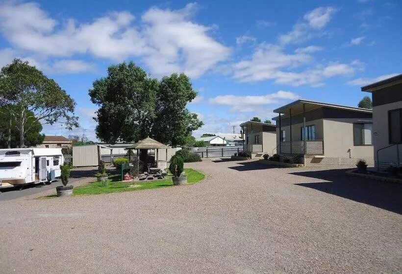 Oval Motel   Murray Bridge