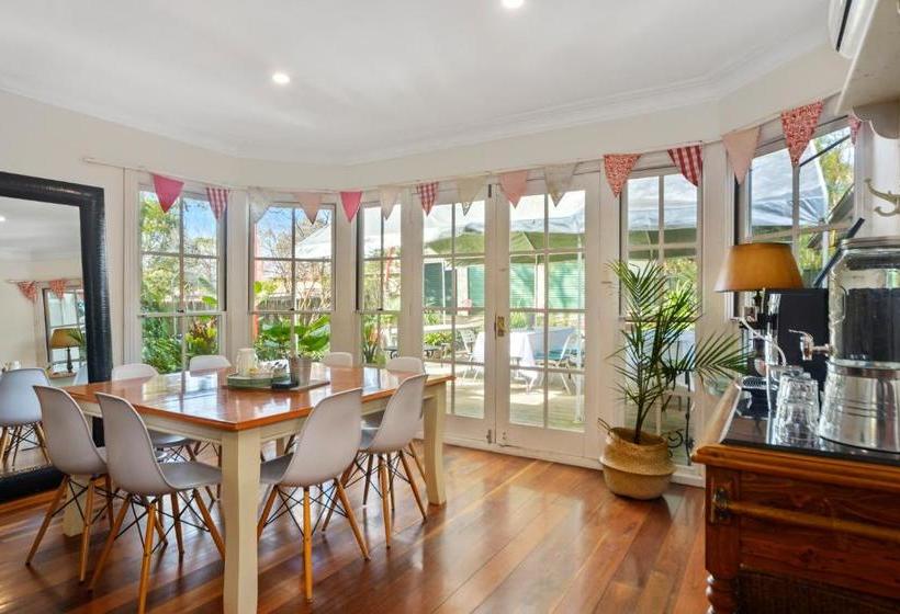 مبيت وإفطار The Pines