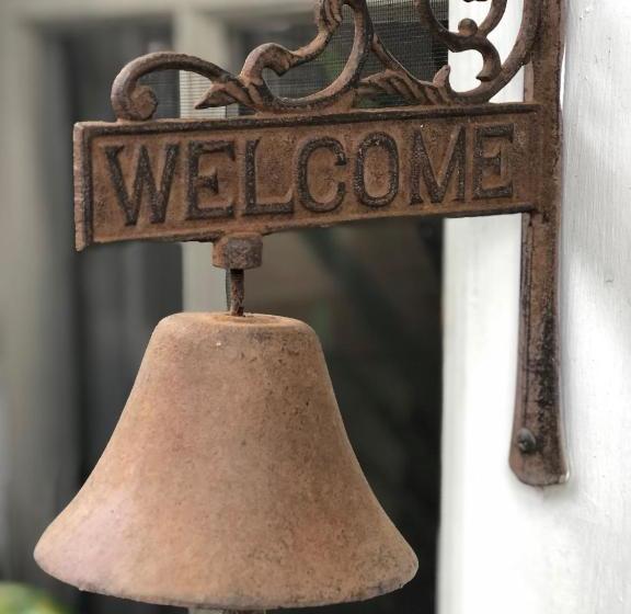 مبيت وإفطار The Pines