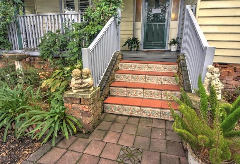 مبيت وإفطار The Pines