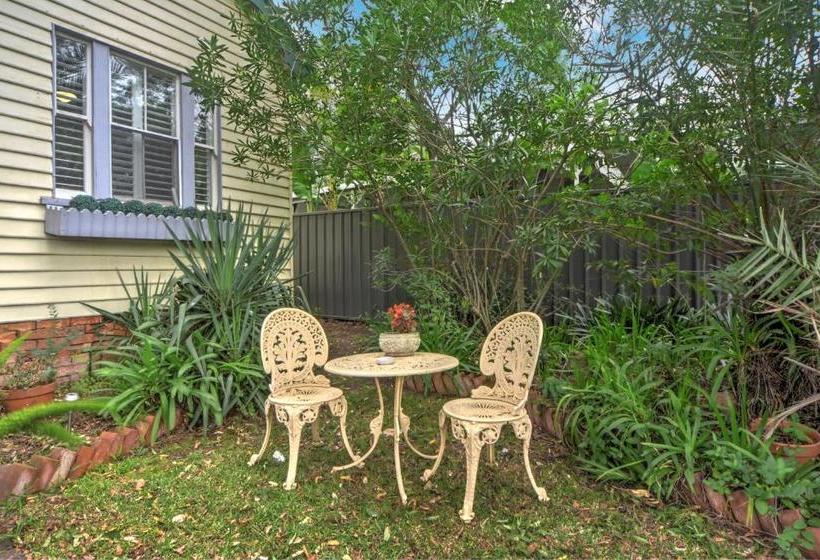 مبيت وإفطار The Pines