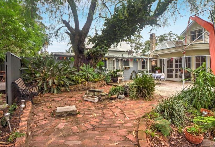 مبيت وإفطار The Pines