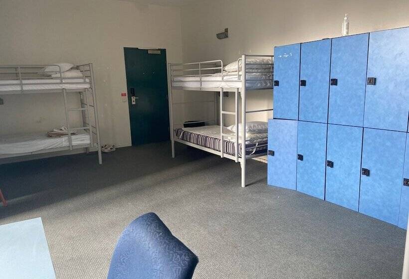 فندق صغير The Village Canberra