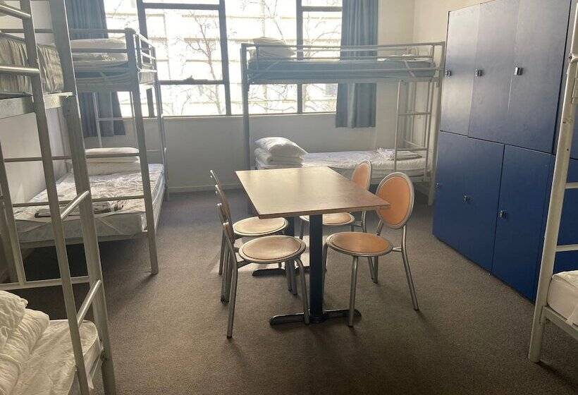 فندق صغير The Village Canberra