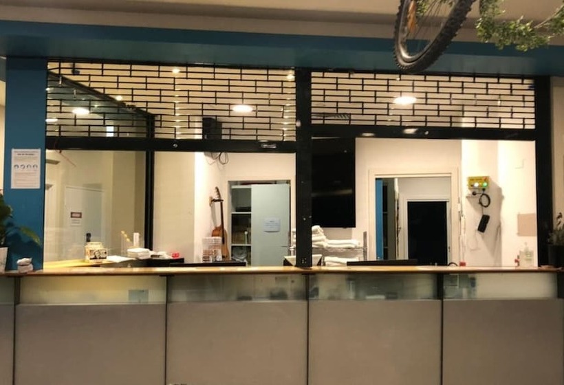 فندق صغير The Village Canberra