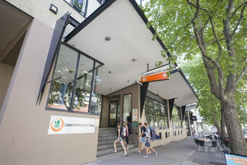 فندق صغير The Village Canberra