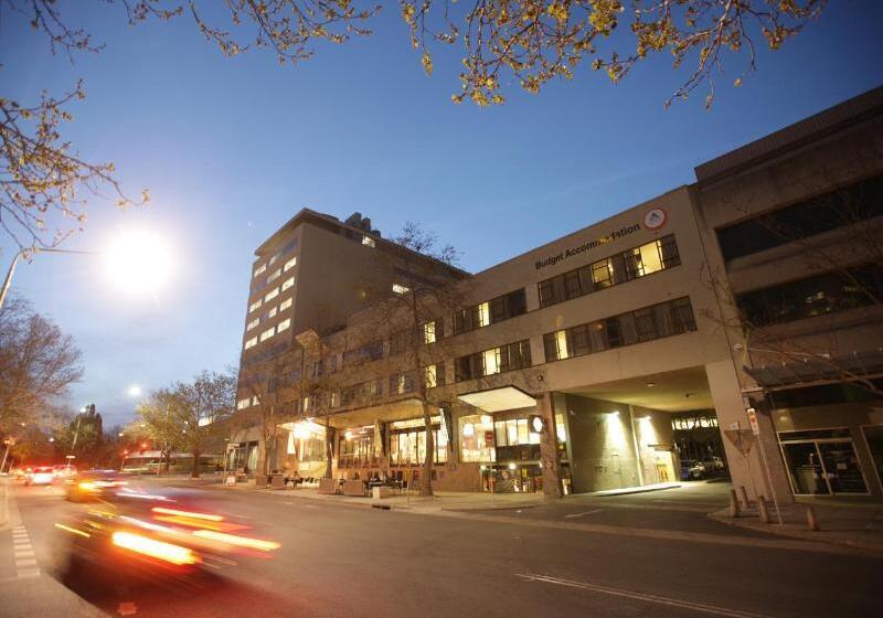 فندق صغير The Village Canberra