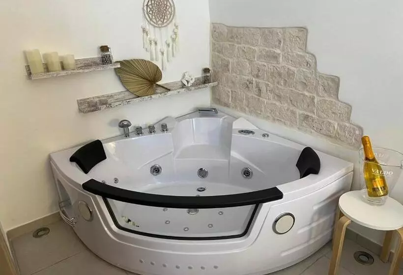 Aamiaismajoitus (B&B) Dimora Giulia, Luxury Suite And Spa