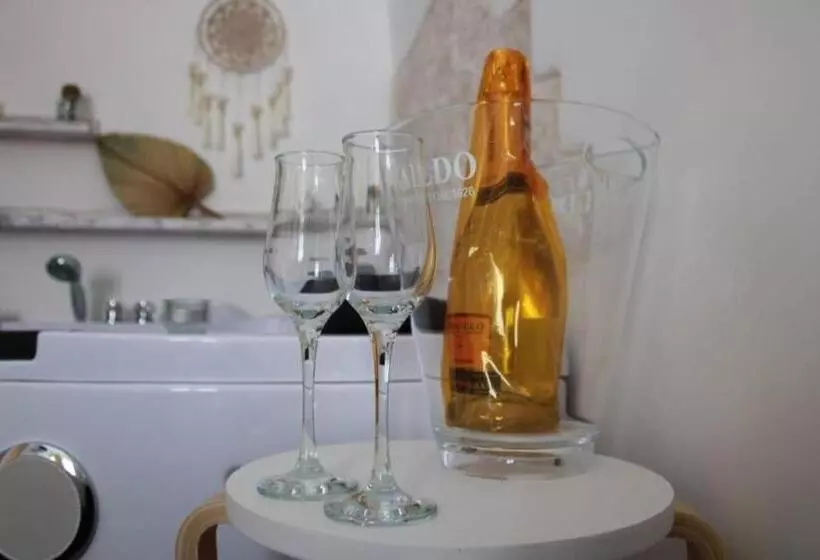 Aamiaismajoitus (B&B) Dimora Giulia, Luxury Suite And Spa