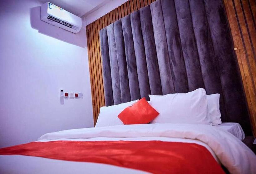 هتل Empire Suite And Apartments