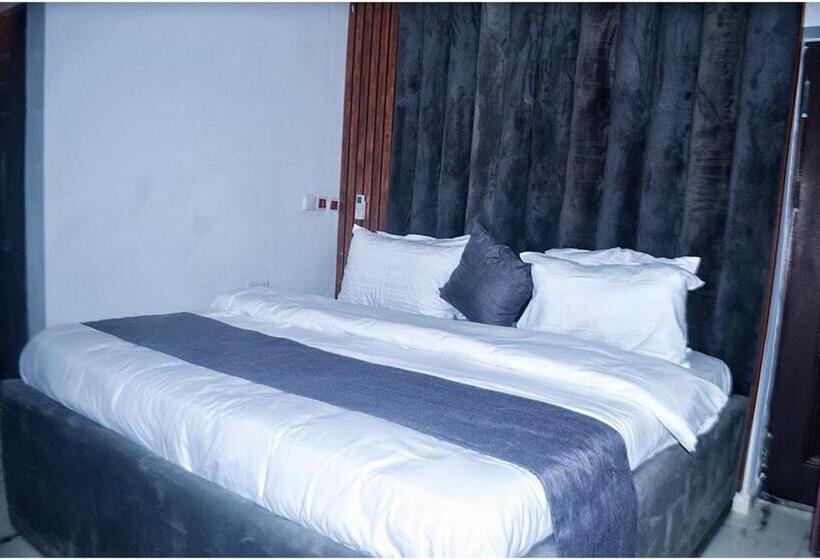 هتل Empire Suite And Apartments