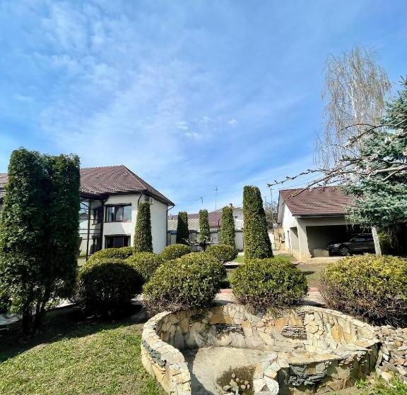 پانسیون Grand Villa In City Centre