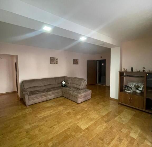 پانسیون Grand Villa In City Centre