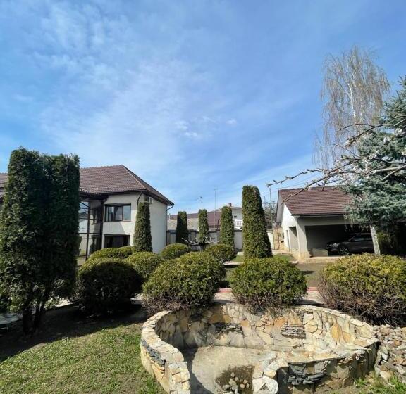 پانسیون Grand Villa In City Centre