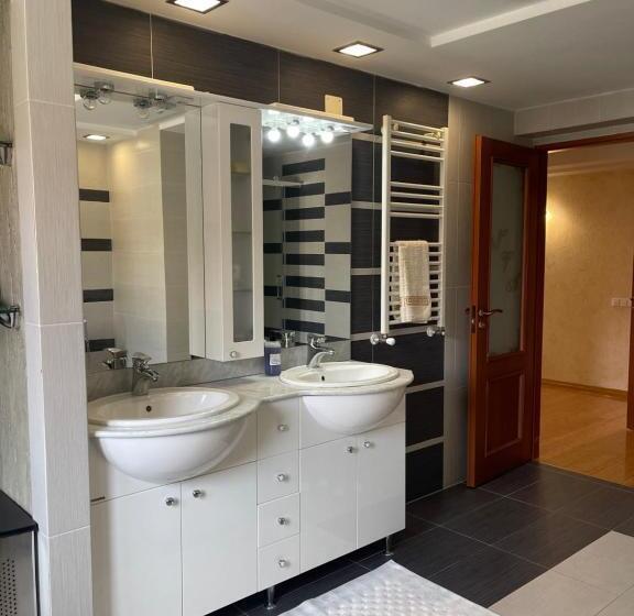 پانسیون Grand Villa In City Centre