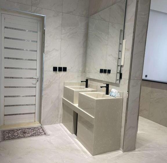 Resort شاليهات ليفارد