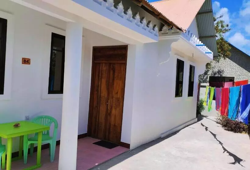 تختخواب و صبحانه Bed&breakfast Shwari House