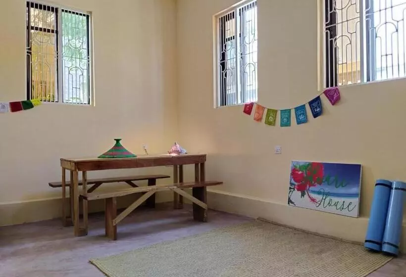 تختخواب و صبحانه Bed&breakfast Shwari House