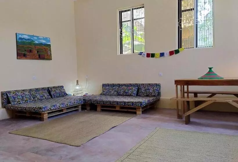 تختخواب و صبحانه Bed&breakfast Shwari House