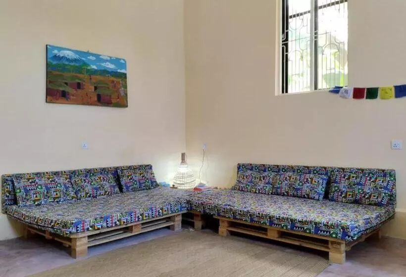 تختخواب و صبحانه Bed&breakfast Shwari House
