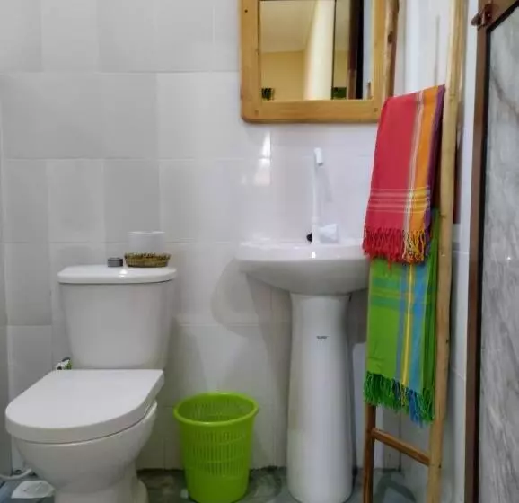 تختخواب و صبحانه Bed&breakfast Shwari House