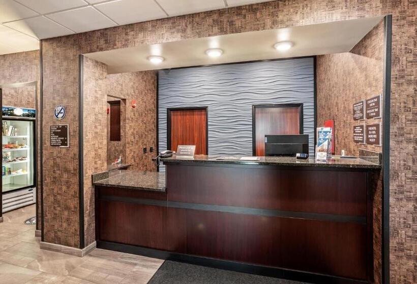 Cobblestone Hotel & Suites   Rhinelander