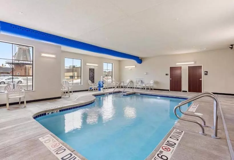 Cobblestone Hotel & Suites   Rhinelander