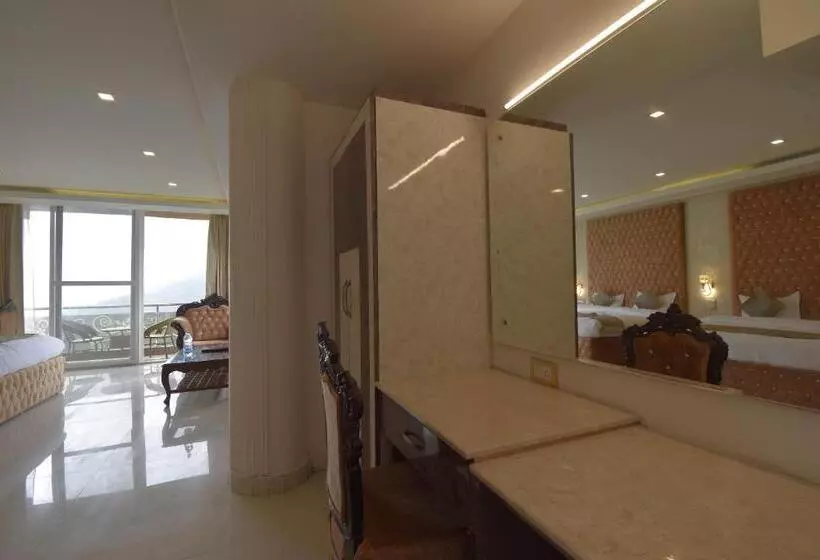 Dalhousie Hotel & Resort