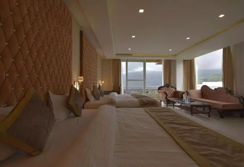 Dalhousie Hotel & Resort