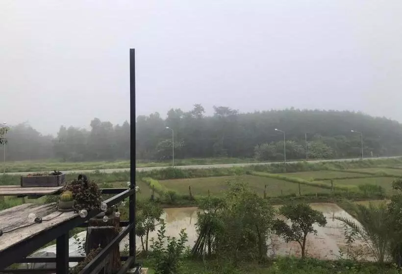 Hotelli สวนบ้านนอก Suanbaannoak